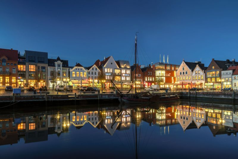 Innenhafen Husum bei Nacht
